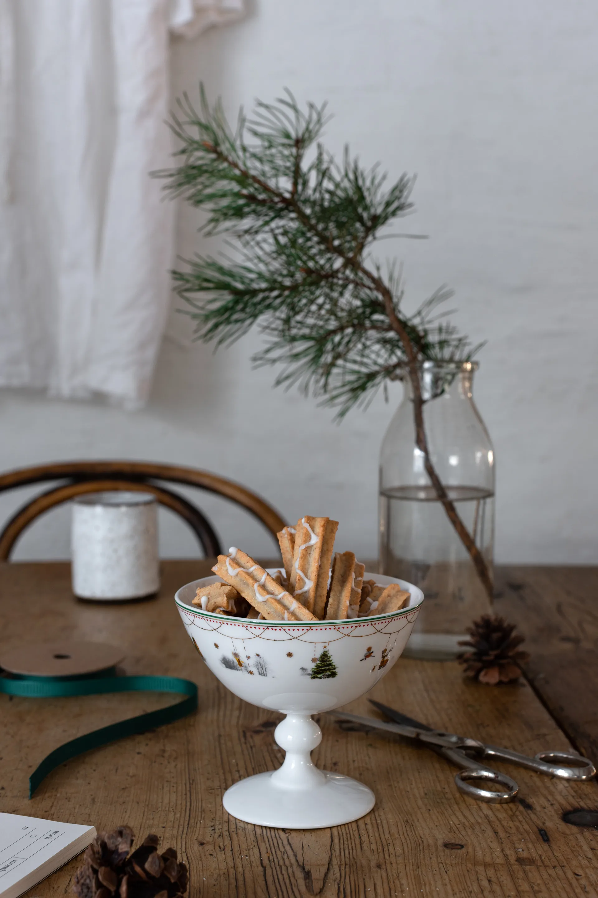 크리스마스 아침 스토리 보울 온 풋, Ø13 cm Wik & Walsøe | 윅 & 왈쉐