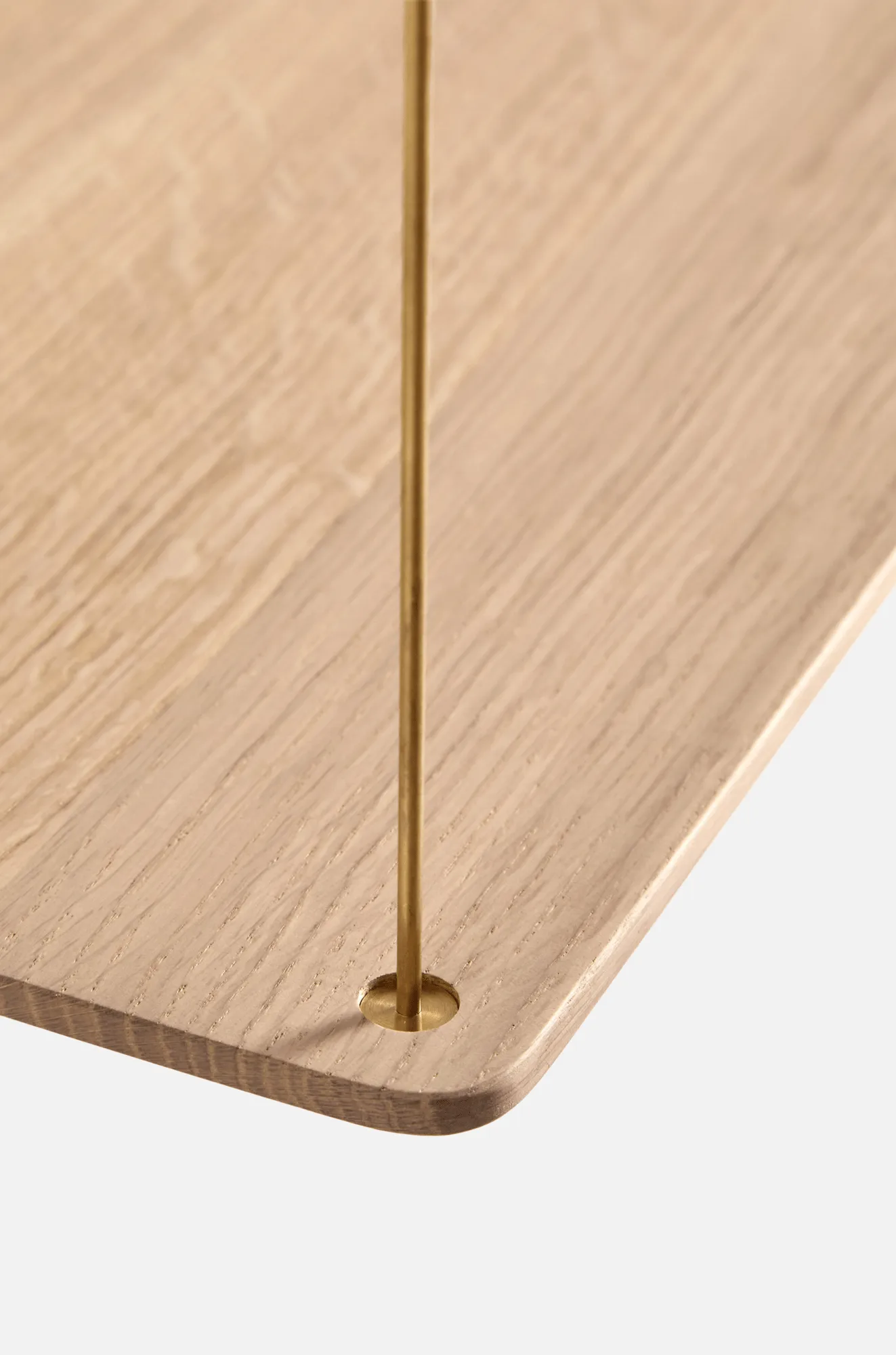 스텟지 선반, 백색 오크-황동, 60 cm, 선반 2개 Woud | 우드 스텟지 선반, 백색 오크-황동, 60 cm, 선반 2개 Woud | 우드