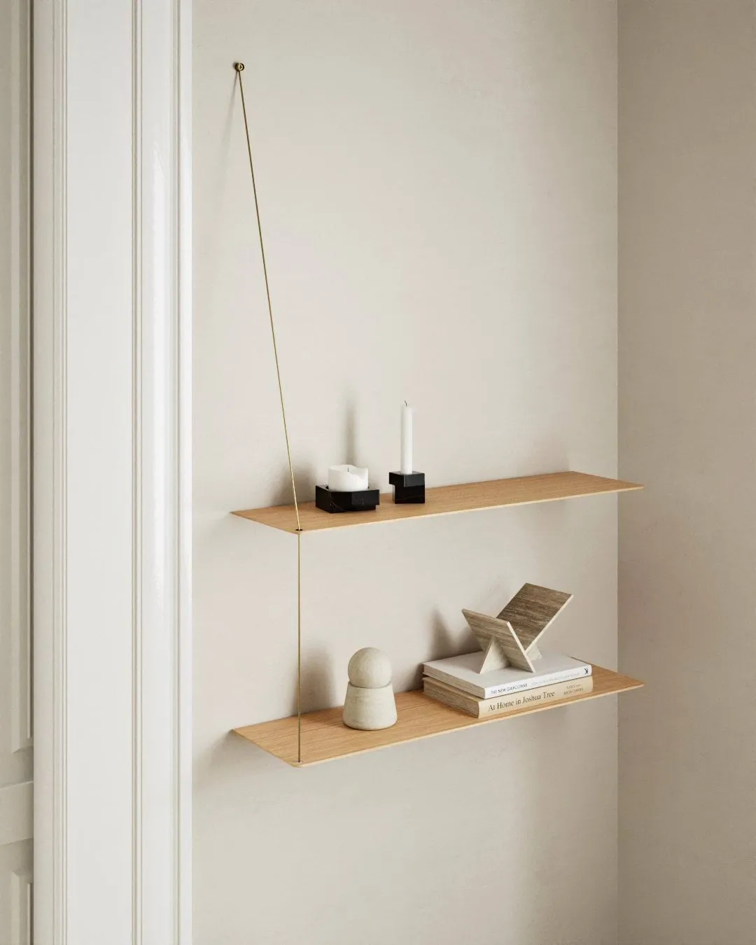 스텟지 선반, 백색 오크-황동, 60 cm, 선반 2개 Woud | 우드 스텟지 선반, 백색 오크-황동, 60 cm, 선반 2개 Woud | 우드