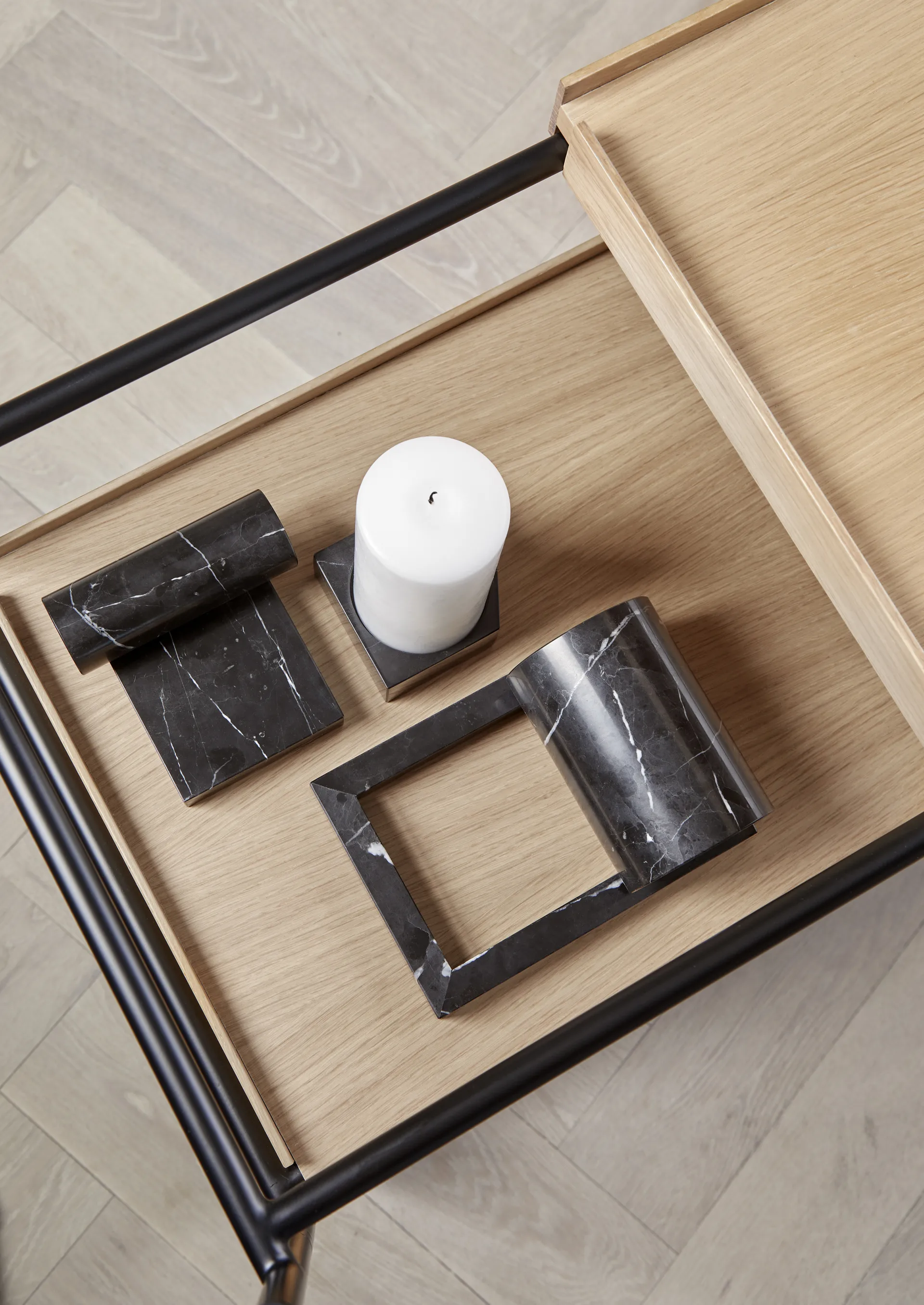 북엔드 북 서포트 마블, Black Woud | 우드