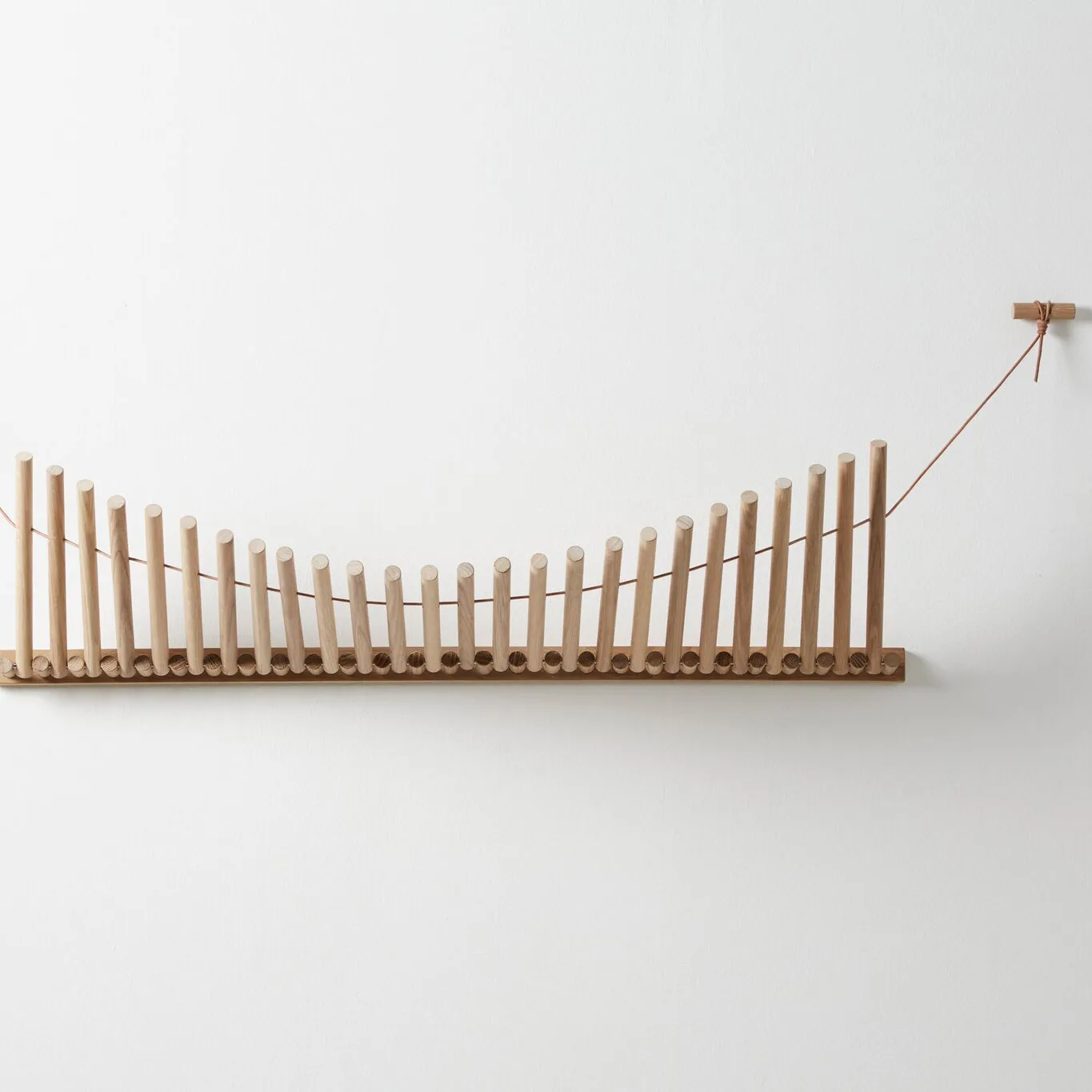 Knaegt 행거, white pigmented oak Woud | 우드