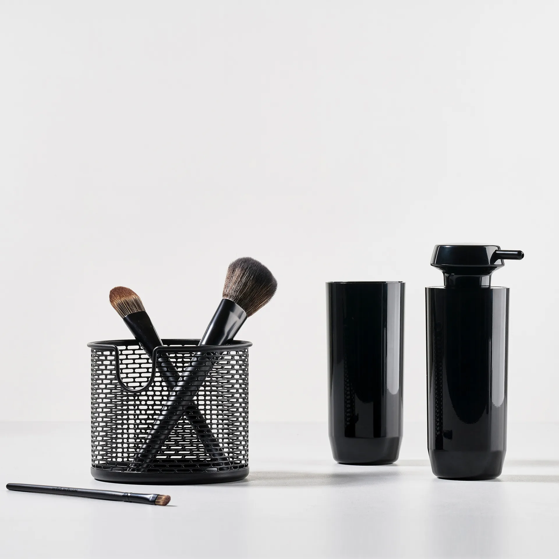 존 수이 칫솔 머그 14 cm, black Zone Denmark | 존 덴마크