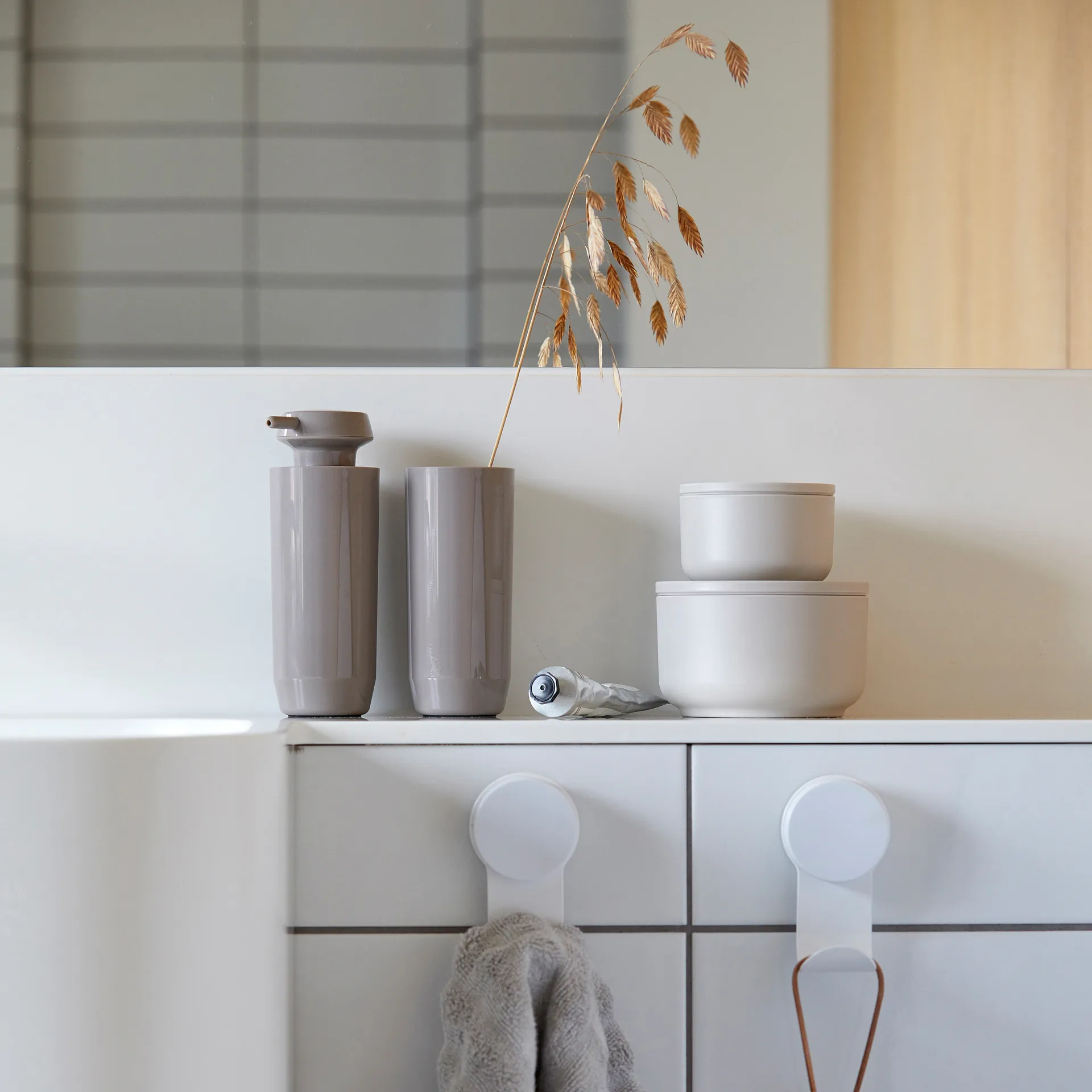 존 수이 칫솔 머그 14 cm, taupe Zone Denmark | 존 덴마크