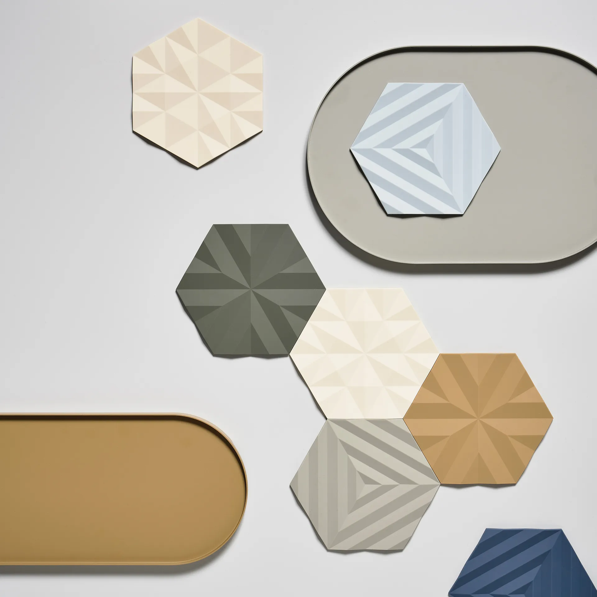 오리 플레이크 냄비받침 14x16 cm, olive taupe Zone Denmark | 존 덴마크