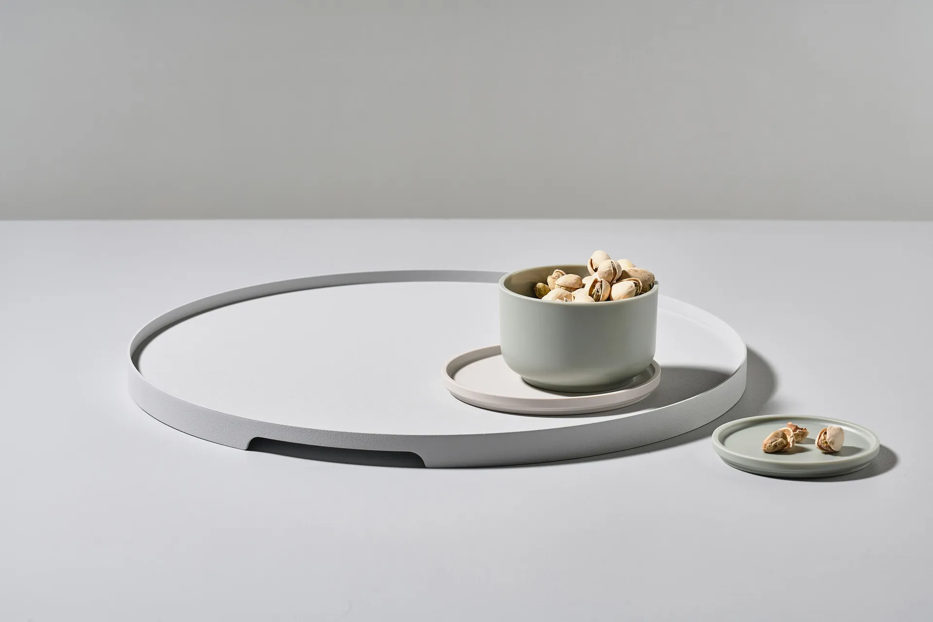 싱글즈 트레이 Ø35 cm, Warm Grey Zone Denmark | 존 덴마크