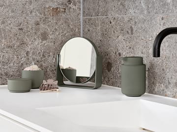 우메 테이블 거울 5배 확대경 19x19.5 cm - Olive green - Zone Denmark | 존 덴마크