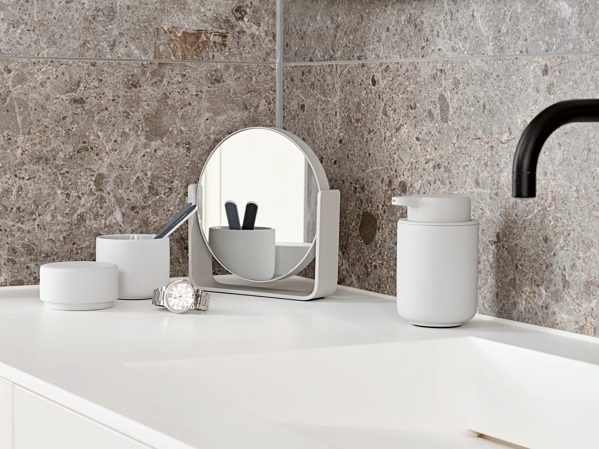 우메 테이블 거울 5배 확대경 19x19.5 cm, Soft grey Zone Denmark | 존 덴마크