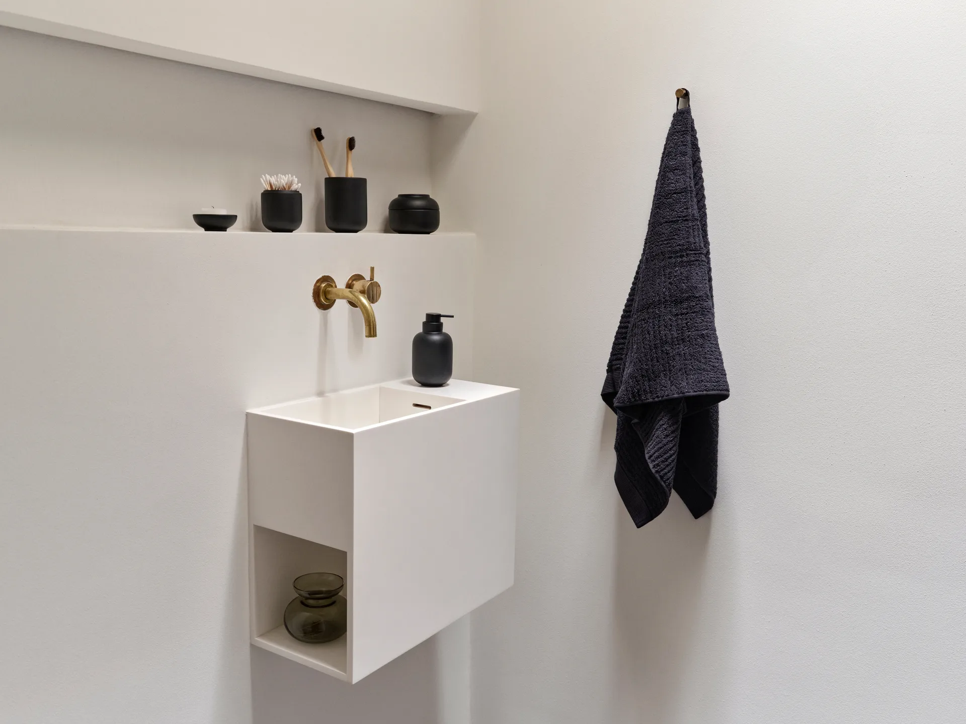 센수 뚜껑 있는 병 Ø6.5x9 cm, Black Zone Denmark | 존 덴마크