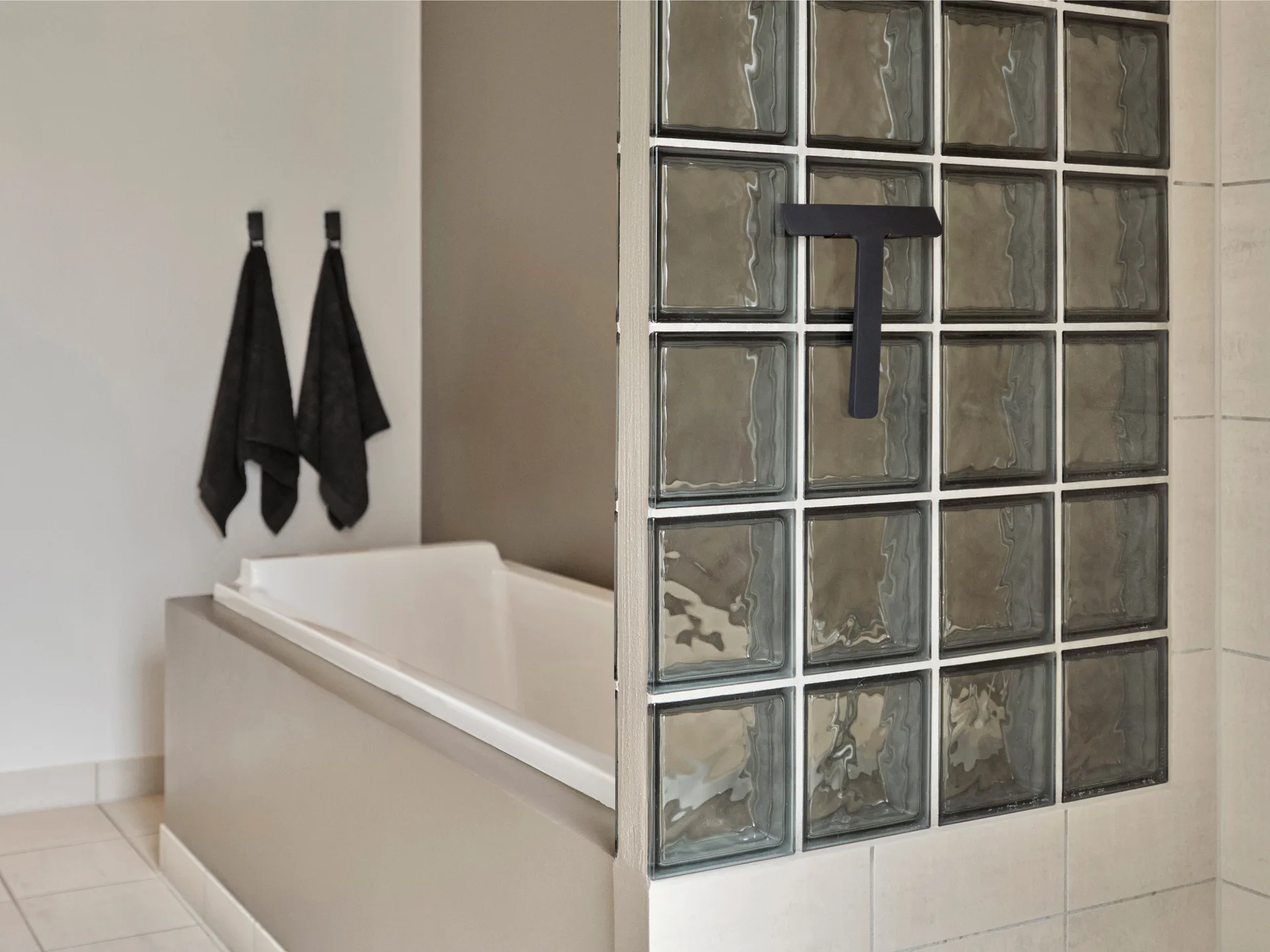 우메 스크레이퍼 홀더 포함, Black Zone Denmark | 존 덴마크