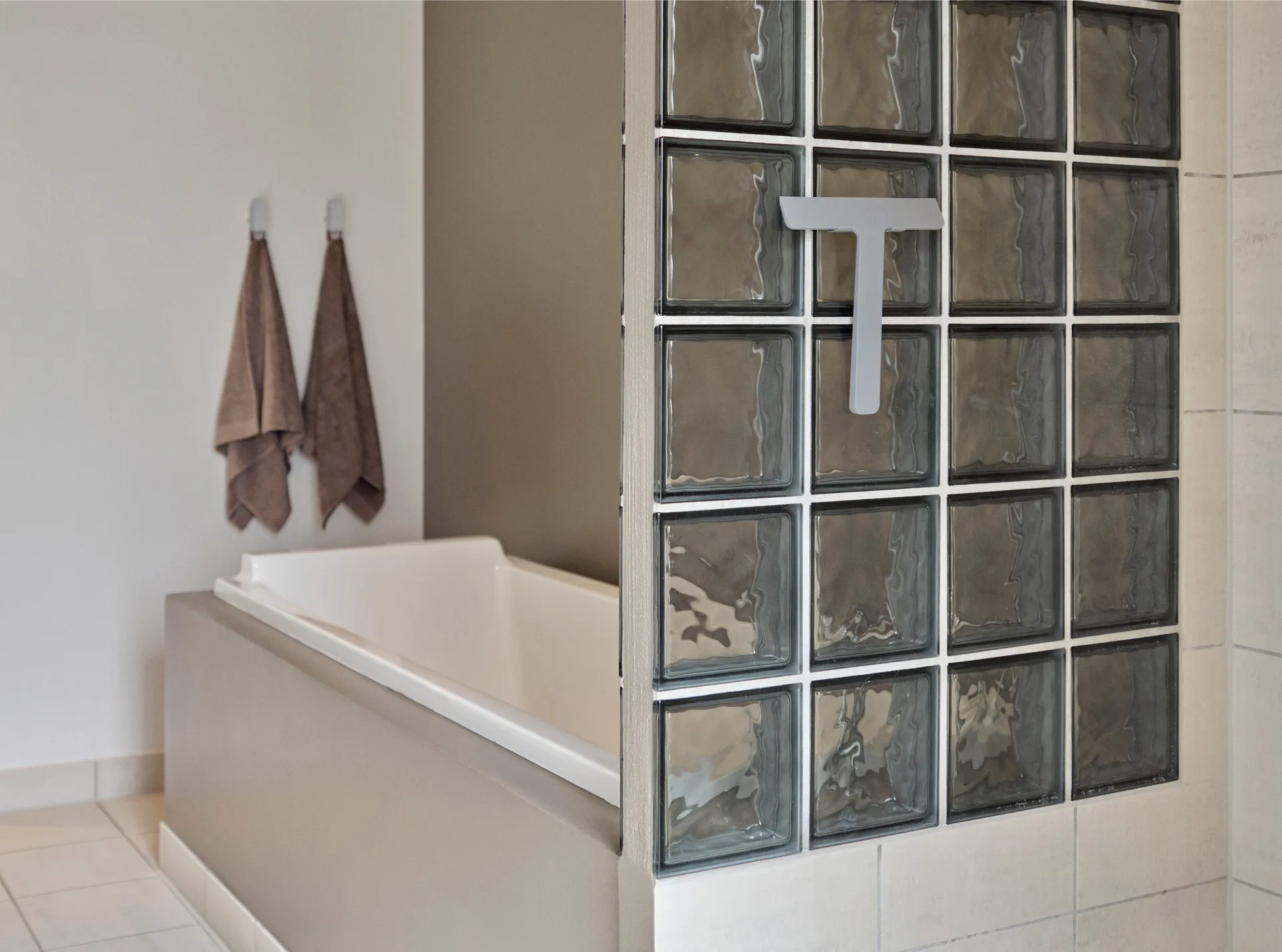 우메 스크레이퍼 홀더 포함, Soft Grey Zone Denmark | 존 덴마크