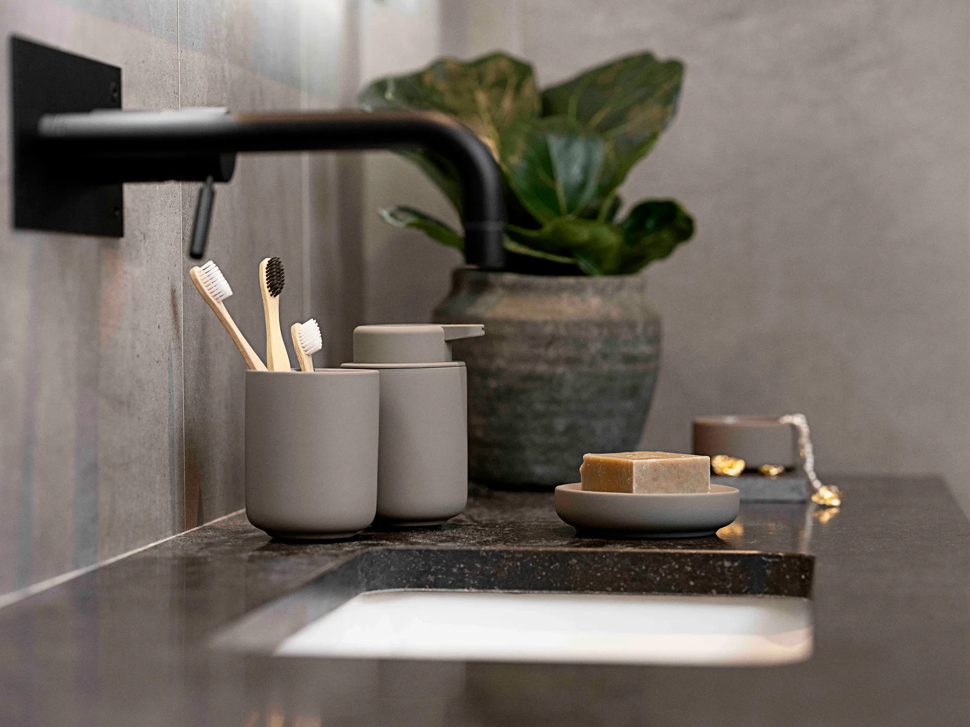 우메 칫솔 홀더, Taupe Zone Denmark | 존 덴마크