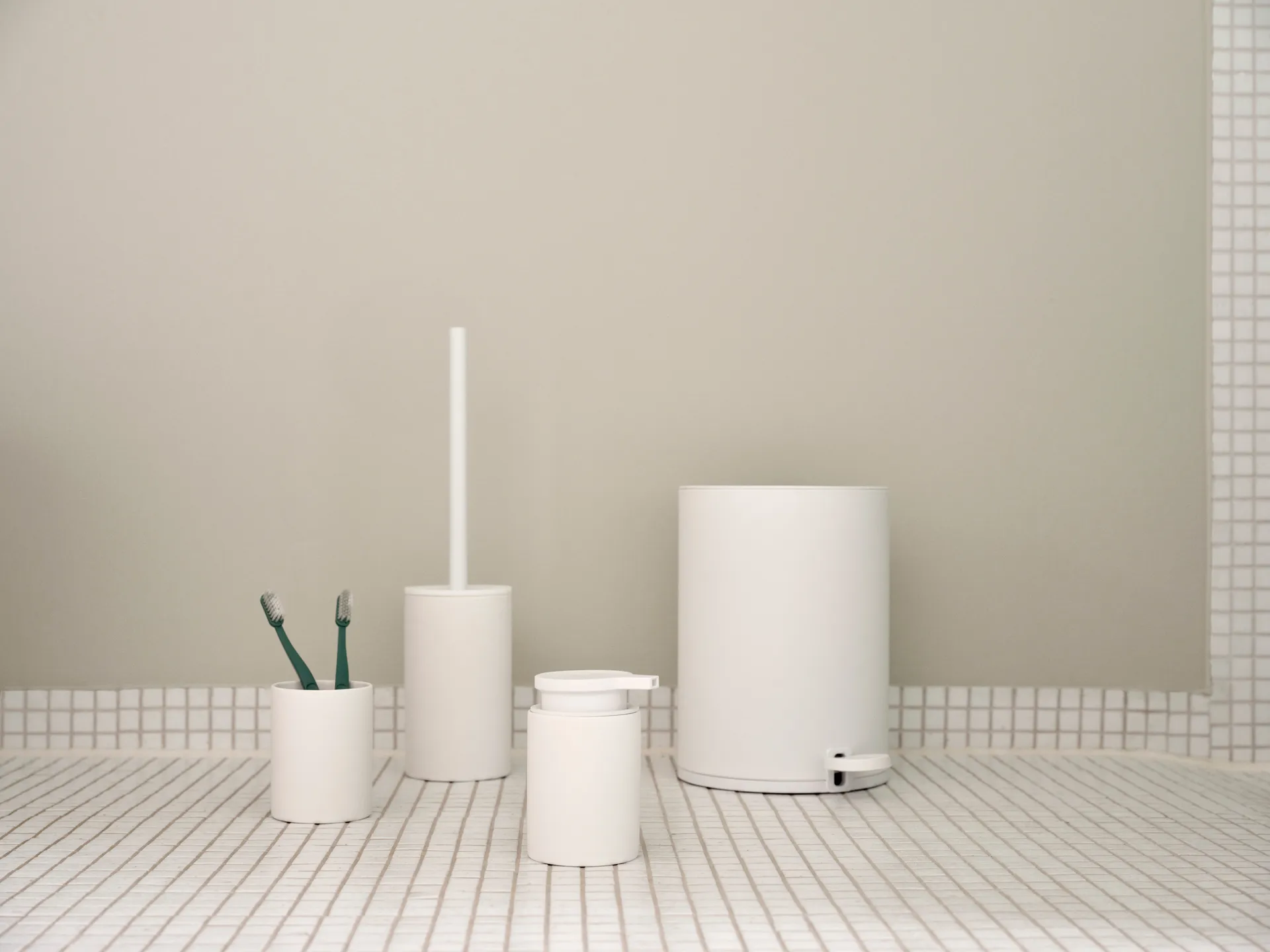 카르마 화장실 브러시, White Zone Denmark | 존 덴마크